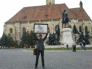 Protest împotriva ACTA la Cluj: o mască, o pancartă, un tablou şi 15 oameni FOTO / VIDEO