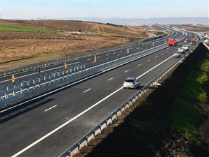 Licitaţie pentru repararea drumurilor naţionale din Ardeal, pentru 300 milioane lei plus TVA. Niciun interesat pentru Autostrada Transilvania