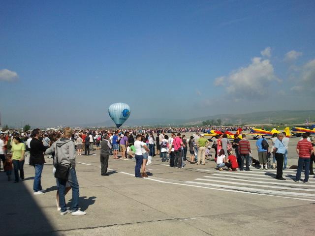 MIG-uri, elicoptere şi avioane, demonstraţii aeriene la aeroportul din Cluj FOTO / VIDEO