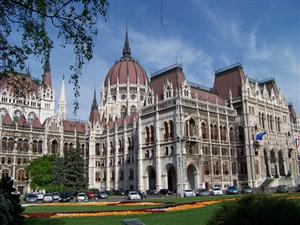 Cum a ratat preşedintele Parlamentului Ungariei o “înmormântare electorală”