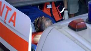 Adrian Năstase s-a împuşcat în gât şi a fost scos din locuinţa din Zambaccian în ambulanţă, pe targă