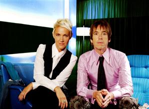 Componenţii formaţiei Roxette au fost aşteptaţi de zeci de fani la sosirea în Cluj-Napoca