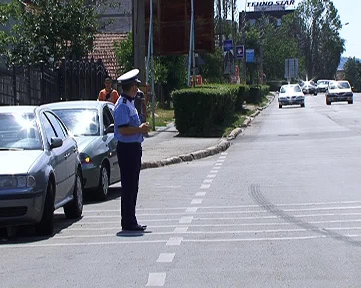 Poliţia Rutieră a organizat filtre pe toate drumurile din judeţ ca să prevină turismul electoral VIDEO