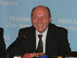 USL: Băsescu joacă un teatru sinistru. Prezenţa finală va fi 52%