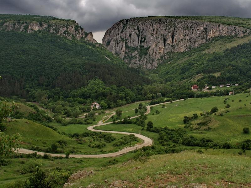 Turiştii, îndepărtaţi din Cheile Turzii