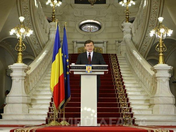 Crin Antonescu: Cer procurorului general explicaţii publice în legătură cu natura, mijloacele şi scopul acestor cercetări