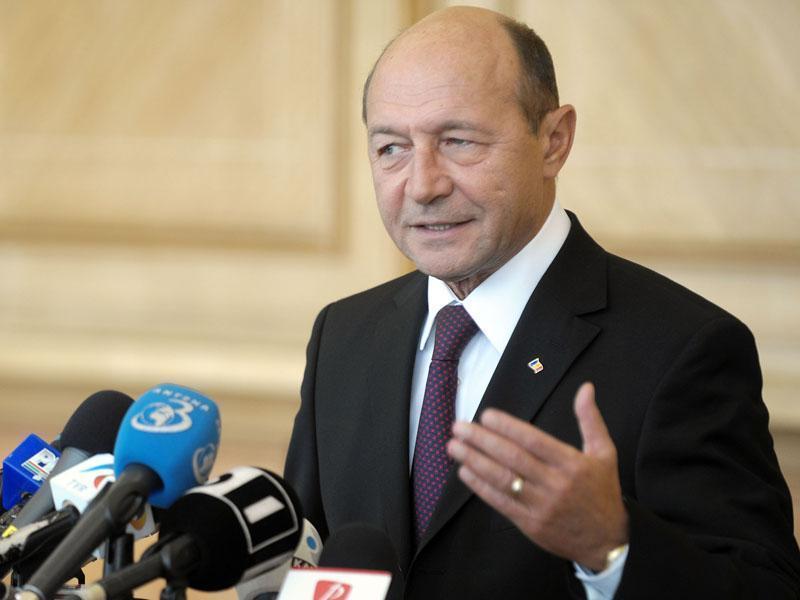 Băsescu: Problema romilor se rezolvă printr-o politică europeană; nu într-o zi, punându-i în avion