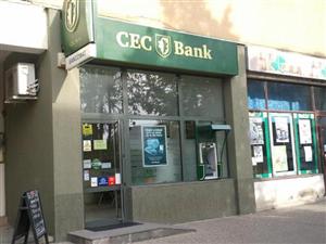 Angajatele CEC Bank au transformat agenţia bancară în propriul SRL