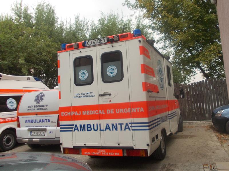 Ambulanţa ai cărei medici ar fi cerut bani pentru o urgenţă ar putea pierde contractul cu CAS
