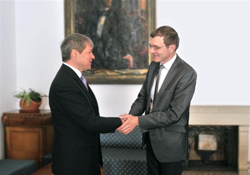 Dacian Cioloş i-a învăţat pe studenţi cum să se angajeze în instituţii europene