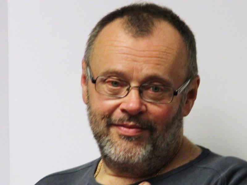 OPINIE Cantor: Răspuns la o indecenţă
