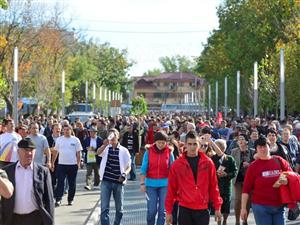 MITINGUL DE LANSARE A CANDIDAŢILOR USL. Jandarmeria: Organizatorii au anunţat 74.000 de persoane