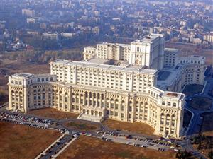 Extremele averilor candidaţilor clujeni