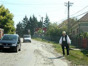 Începe modernizarea drumului spre Sic. CJ Cluj vrea reparaţii pe două drumuri judeţene