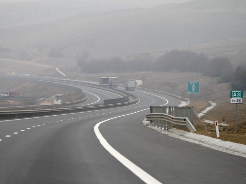 Beat şi fără permis a făcut accident pe Autostrada Transilvania 