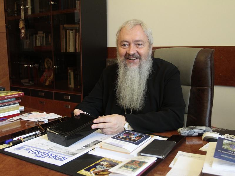 Mitropolitul Andrei: „Trebuie să ţinem seama de internet în misiunea noastră