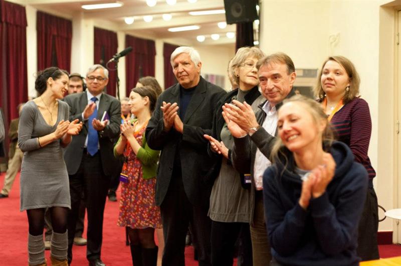 Interferenţe 2012 inaugurat oficial cu o instalaţie de telefoane muzicale FOTO