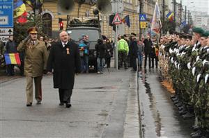 Sute de clujeni au participat la Parada Militară de 1 Decembrie. 