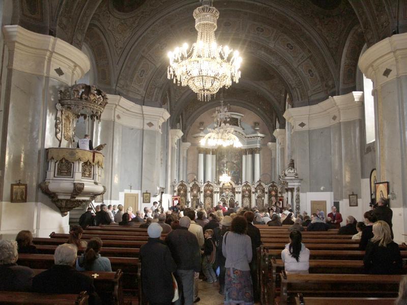 Clujul, în topul oraşelor din România cu cei mai mulţi atei. Ce spun feţele bisericeşti 