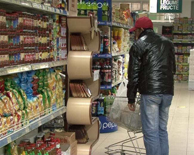 Un supermarket deschis în Mărăşti lasă vecinii fără locuri de parcare.  