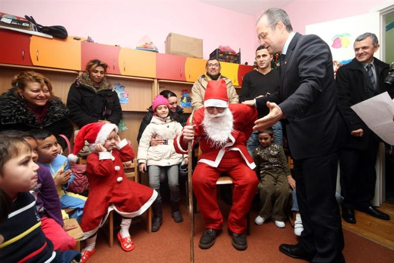 Politicenii au spus „Crăciun fericit” pe Facebook. VEZI cum au petrecut  