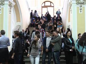 Cel mai mare centru universitar din provincie nu mai face teste de limbă TOEFL; dacă-l vrei, pleci în Oradea sau Baia Mare