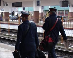 Trenuri blocate în gări, întârzieri de sute de minute şi călători nemulţumiţi. Cum a arătat greva angajaţilor la CFR VIDEO