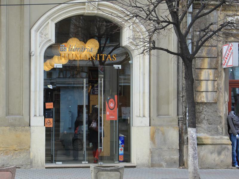 Ce cărţi fură hoţii din librăriile Clujului