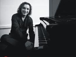 Pianistul Bogdan Ota, devenit celebru la 