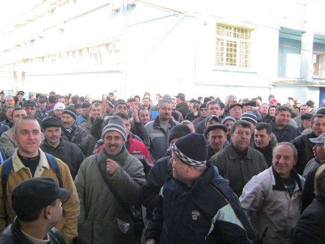 Sindicaliştii cer salariile compensatorii ale angajaţilor de la Mechel în instanţă 