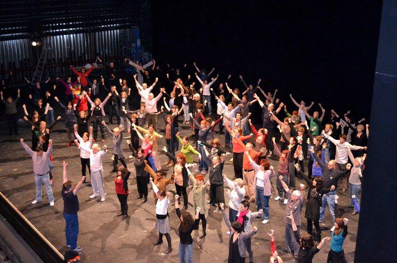 Clujenii se dezbracă de prejudecăţi de Ziua Mondială a Teatrului
