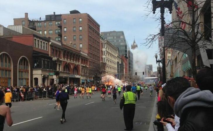 Atac terorist in SUA. Trei explozii în timpul maratonului din Boston