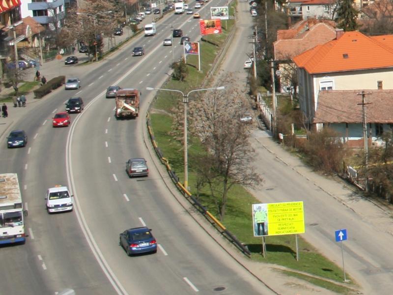 Axa de servicii a Clujului