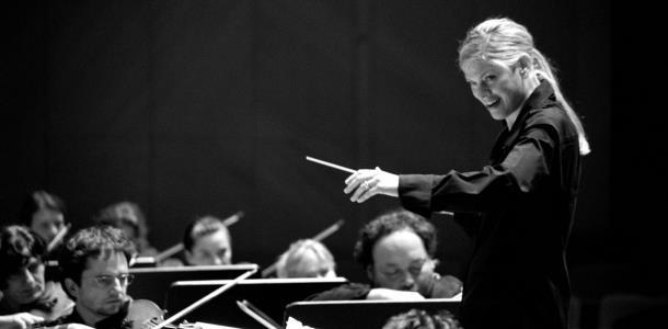 O dirijoare celebră conduce Orchestra Operei clujene, în 