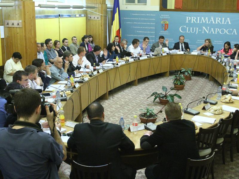 L-au “omenit” pe Gurzău şi şi-au spus păsurile “şefului”, în direct