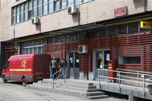 Patru persoane suspectate că au jefuit un poştaş în Turda, audiate în urma unor percheziţii. IMAGINI POLIŢIE