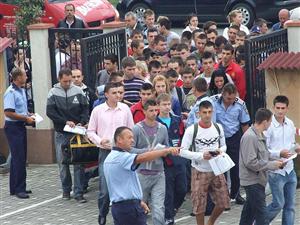 Se deschid înscrierile la şcoala de poliţie din Cluj. Ce condiţii trebuie să îndeplineşti