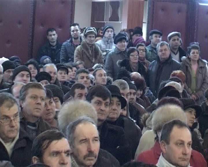 Probleme la combinatul social al Mechel: foştii angajaţi nu mai sunt de găsit, AJOFM îi caută cu potera  VIDEO