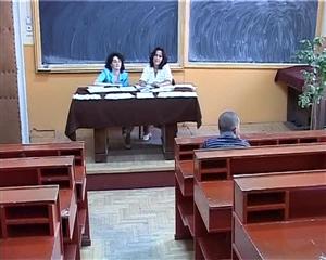 Scandal la Bac: au dat şpagă, profesoarele au băgat-o în sutiene