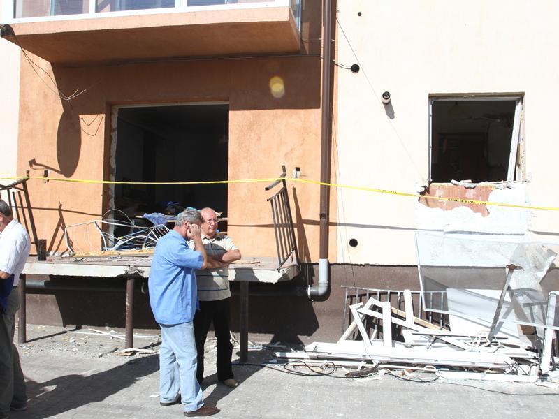 Mărturii după explozia din Floreşti: Geamul a ajuns în pat, unde eram cu copilul FOTO / VIDEO