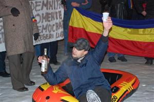 A protestat împotriva lui Băsescu, câştigă post de şef