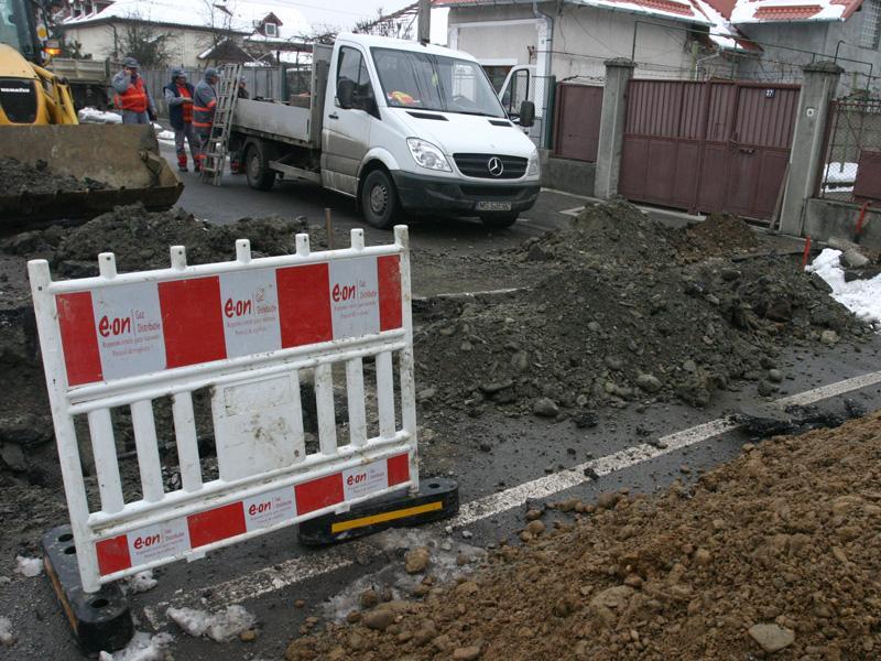 Investiţii de 3 milioane pe trei străzi din Cluj. E.On Gaz taie alimentarea pe mai multe străzi, joi