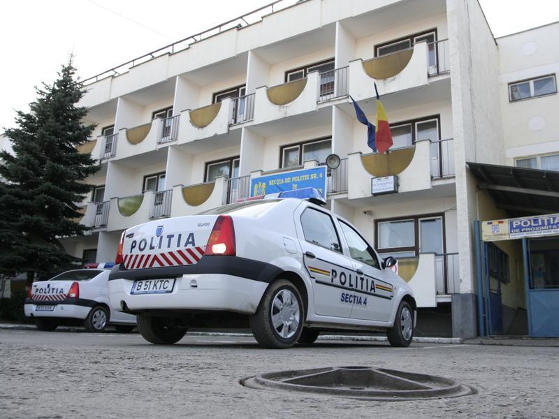 Zece angajaţi ai unei firme de pază din Cluj, reţinuţi după ce ar fi agresat trei persoane într-un club