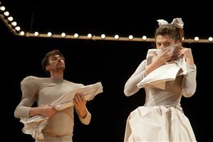 Actorii Teatrului Maghiar culeg aplauze în Franţa. Teatrele se înghesuie să invite spectacolul clujenilor