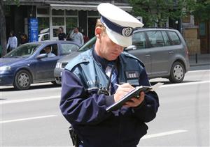 Descindere în forţă a poliţiştilor pe drumurile din Cluj. Sute de amenzi date şi zeci de permise reţinute