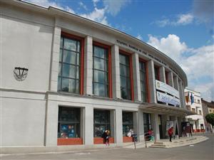 Teatrul Maghiar de Stat anunţă azi deschiderea stagiunii oficiale, Teatrul Naţional încă aşteaptă