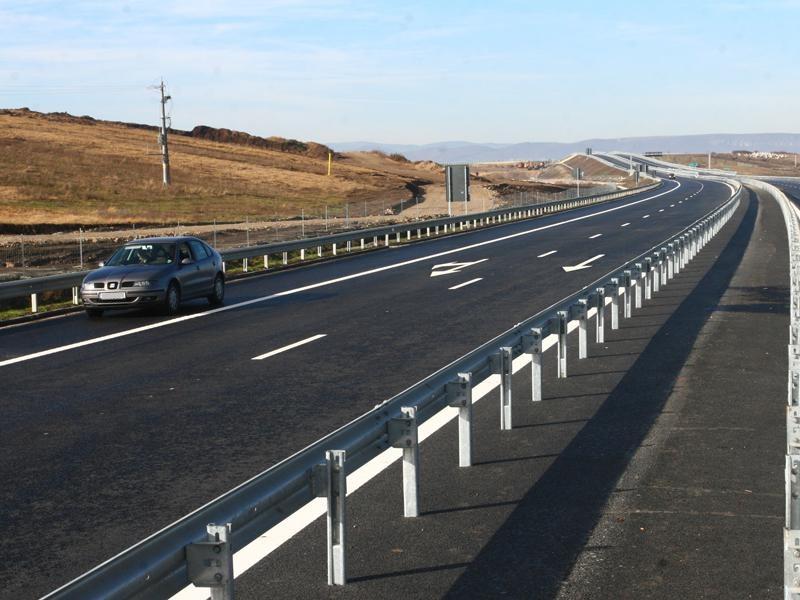 La volan cu 212 km la oră pe autostrada Transilvania