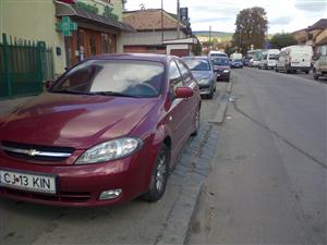 Parking pe trotuare la autogară