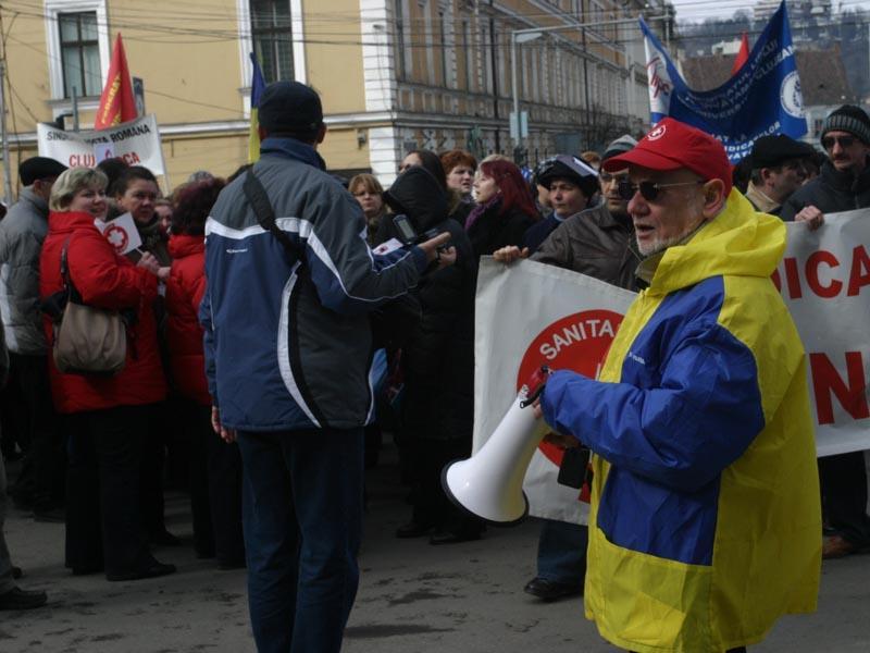 Schimbă placa? Sătui să protesteze degeaba, sindicaliştii clujeni din Sănătate au soluţii radicale