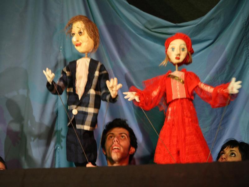 Căutarea emblemei Teatrului Puck continuă